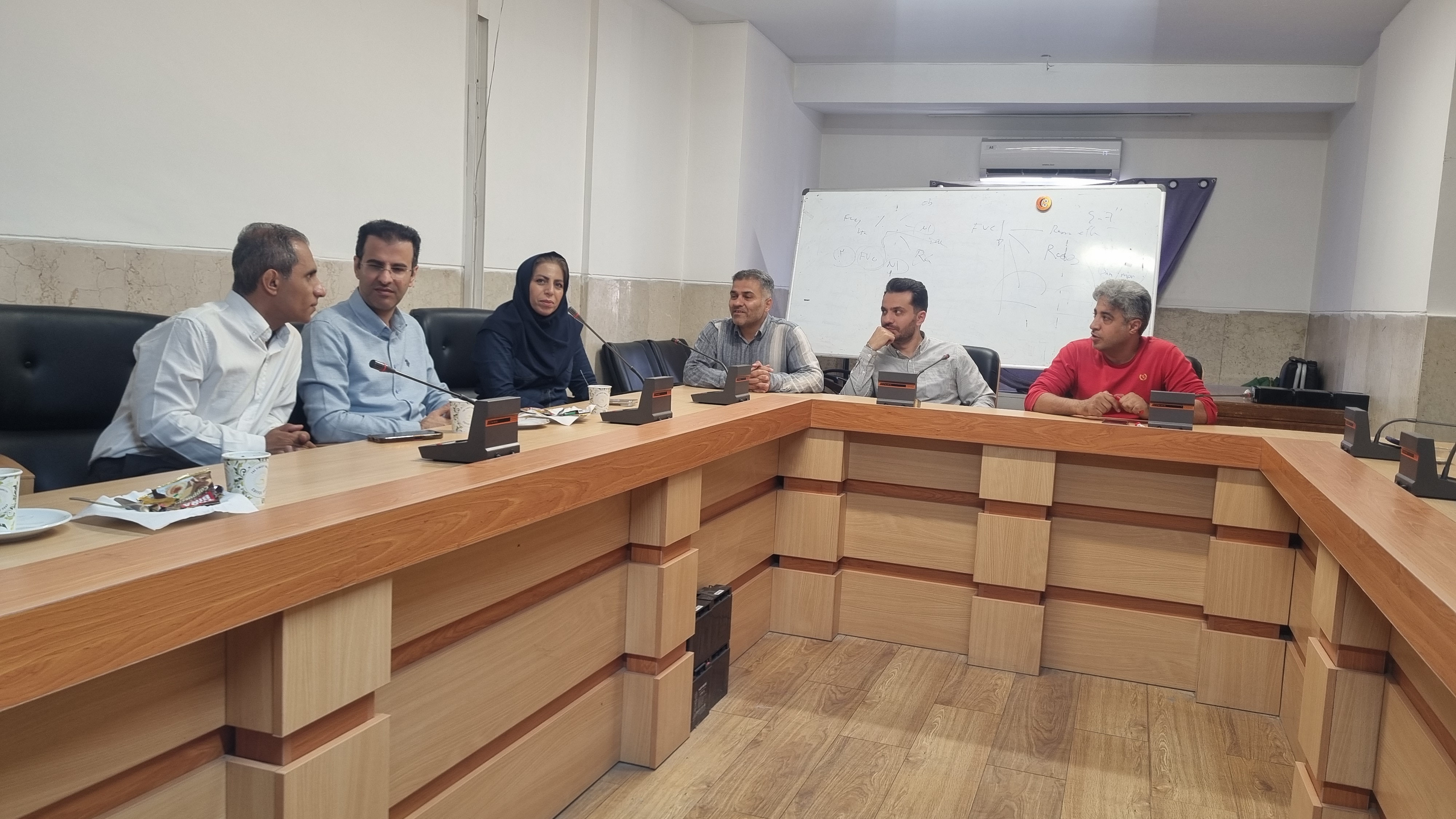بازدید مدیریت آمار و فناوری اطلاعات دانشگاه از بیمارستان‌ها و مراکز بهداشتی در شهریورماه